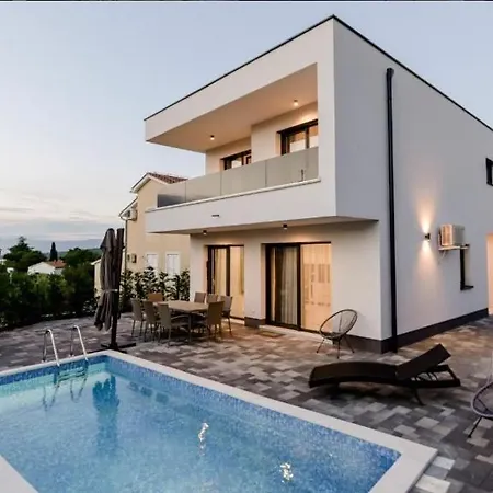 Luxury Metramaris2 * مالينسكا